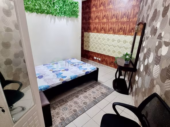 Room for Rent in Al Muraqqabat