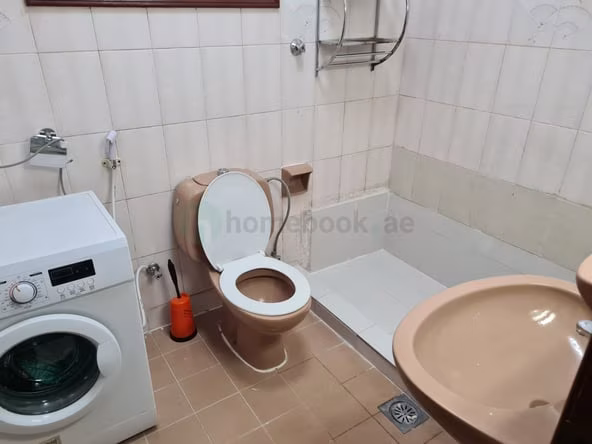 Room for Rent in Al Muraqqabat