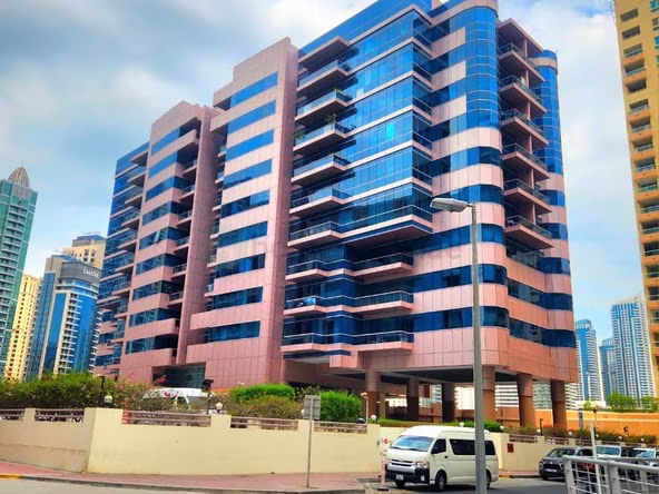 Bed Space & Partition in Dubai Marina