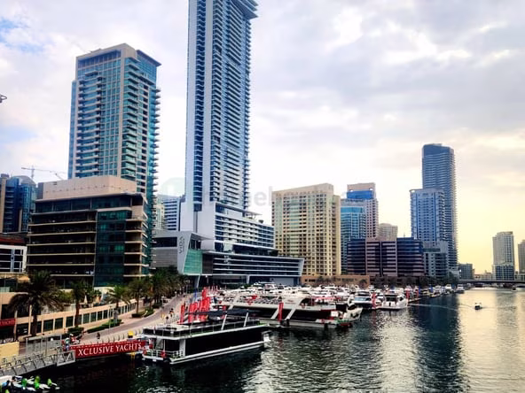 Bed Space & Partition in Dubai Marina