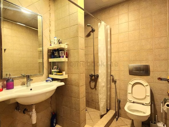 Bed Space & Partition in Dubai Marina