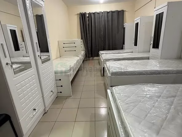 Bed Space & Partition in Al Raffa