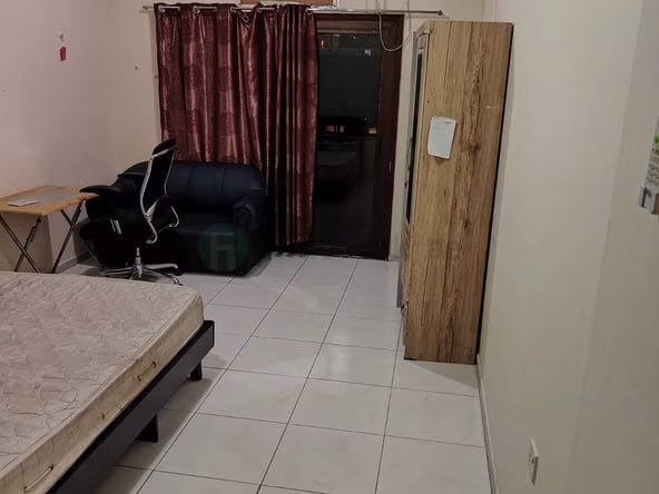 Room for Rent in Al Muraqqabat