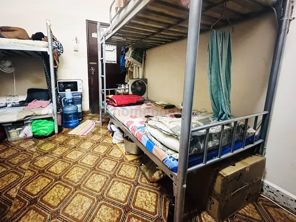 Bed Space & Partition in Al Raffa