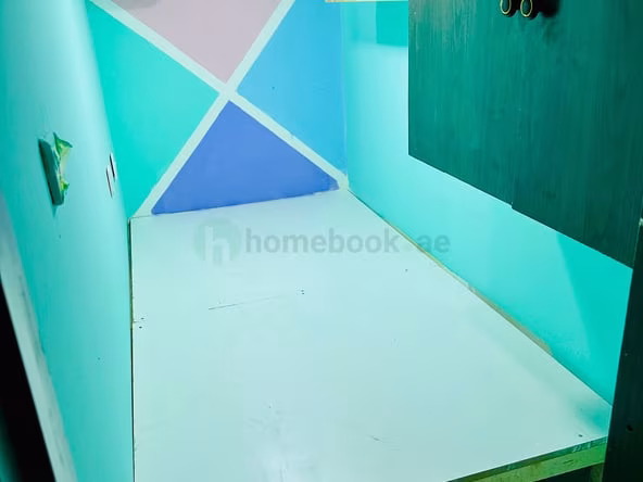 Bed Space & Partition in Al Satwa