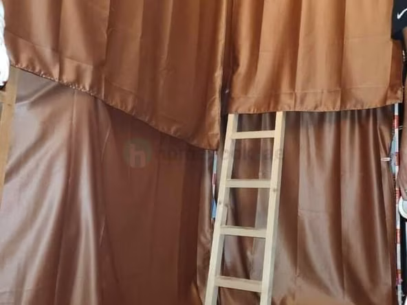 Bed Space & Partition in Al Satwa
