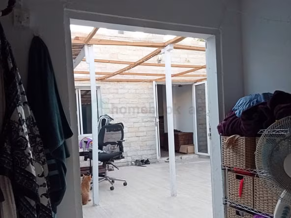 Room for Rent in Al satwa