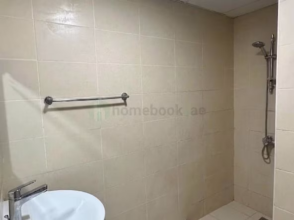 Room for Rent in Al satwa