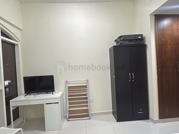 Room for Rent in Al satwa