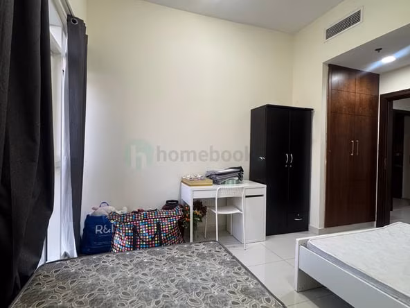 Room for Rent in Al satwa