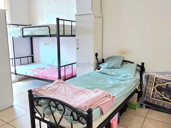 Bed Space & Partition in Al Satwa