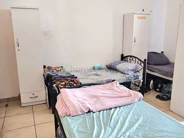 Bed Space & Partition in Al Satwa