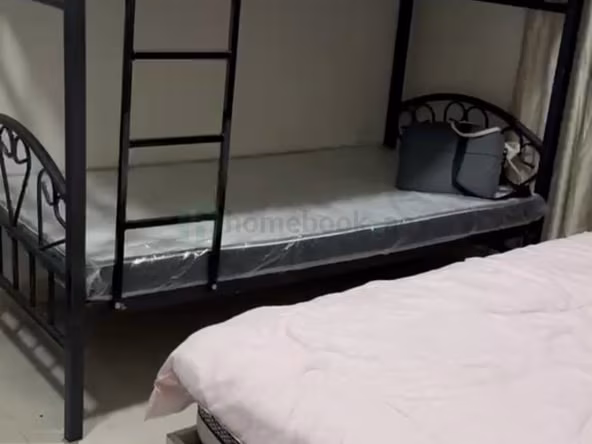 Bed Space & Partition in Muhaisnah