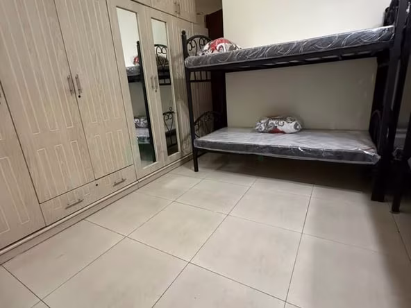 Bed Space & Partition in Muhaisnah