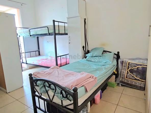 Bed Space & Partition in Al Satwa
