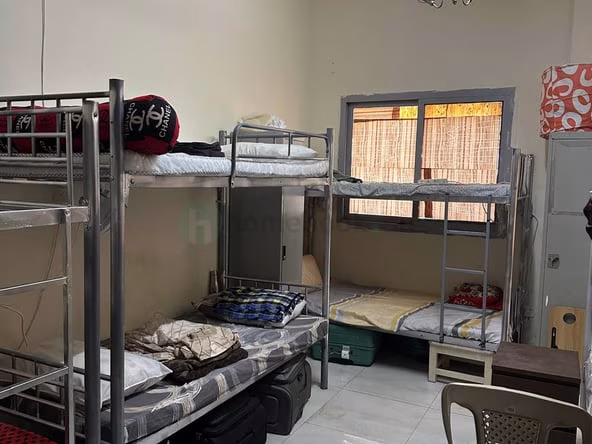Bed Space & Partition in Al Raffa