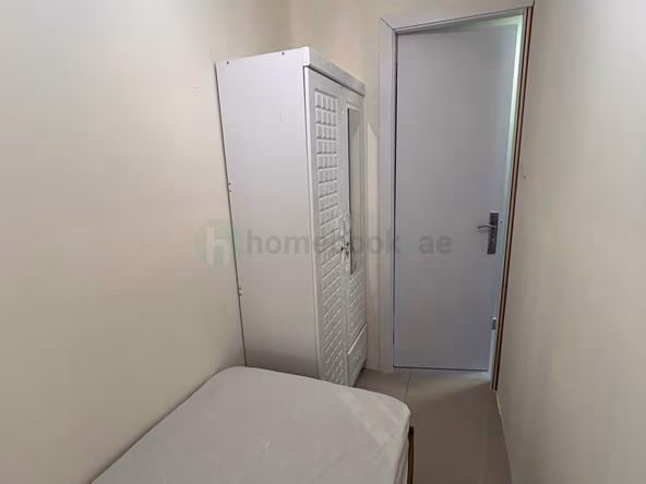 Bed Space & Partition in Dubai Marina