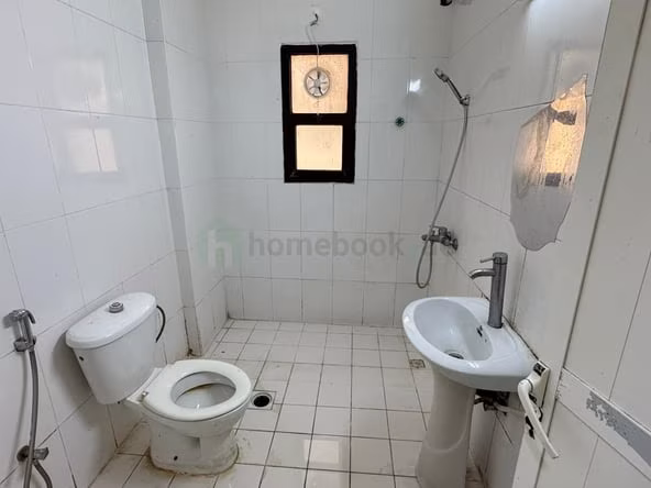 Bed Space & Partition in Al Satwa