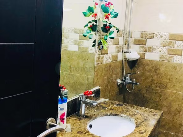 Bed Space & Partition Near Sharaf DG Metro Station