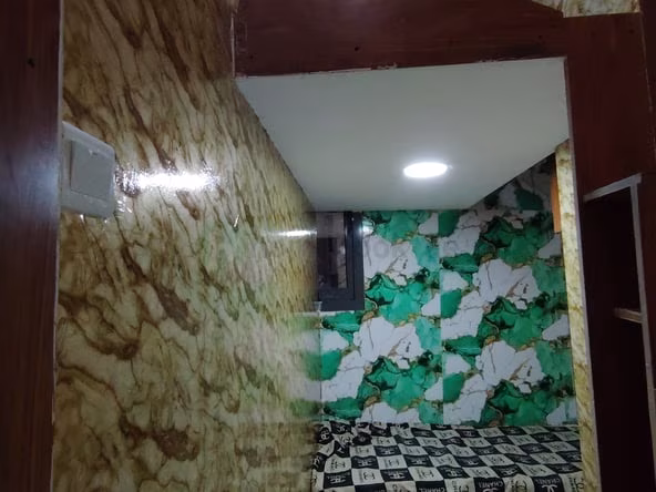 Bed Space & Partition Near Sharaf DG Metro Station
