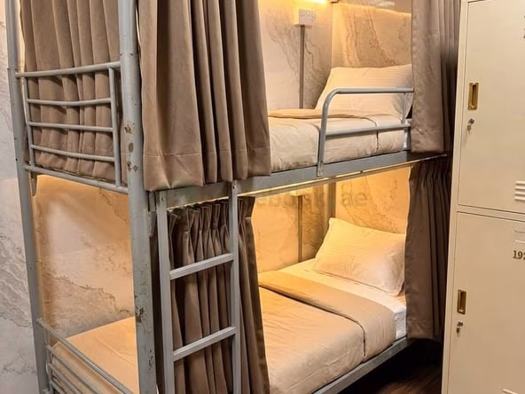Bed Space & Partition in Al Muraqqabat