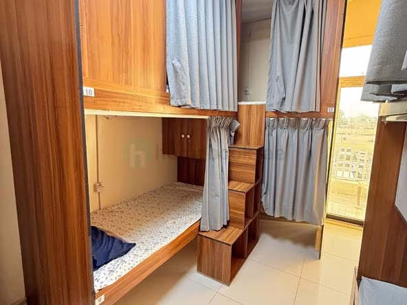 Bed Space & Partition in Hor Al Anz
