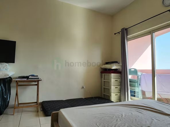 Bed Space & Partition in Discovery Gardens