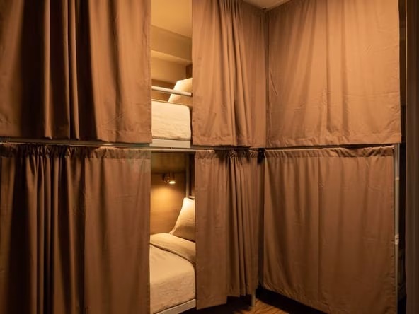 Bed Space & Partition in Al Muraqqabat