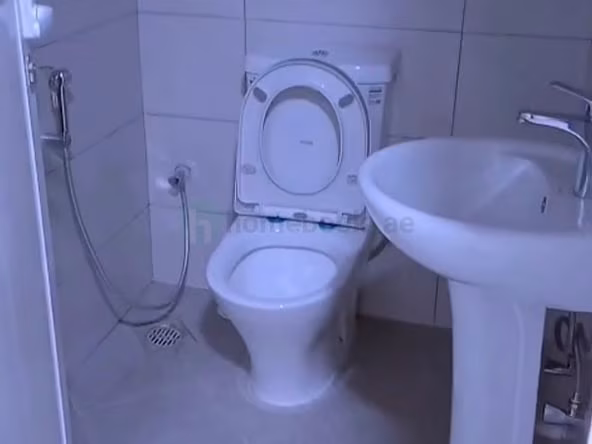 Bed Space & Partition in Al Muteena