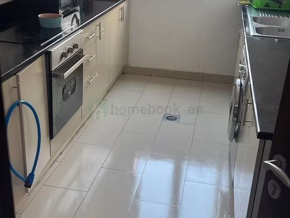 Bed Space & Partition in Al Muteena