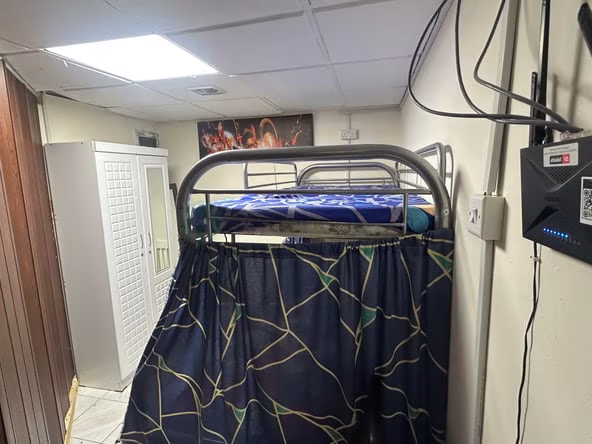 Bed Space & Partition Near Sharaf DG Metro Station