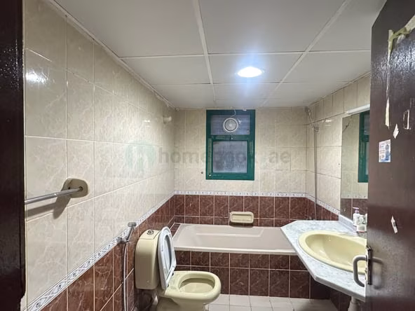 Bed Space in Bur Dubai