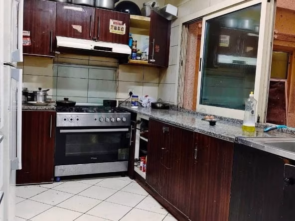 Bed Space & Partition in Al Muteena