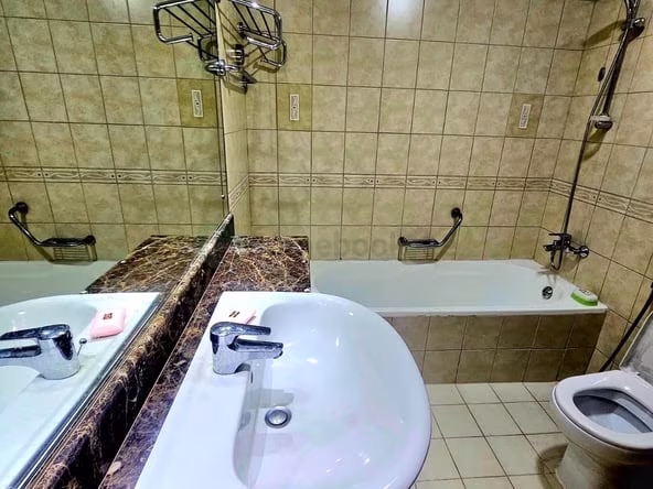 Bed Space & Partition in Al Muraqqabat