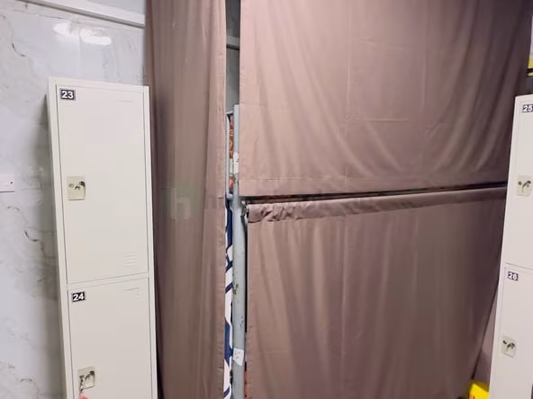 Bed Space & Partition in Al Muraqqabat