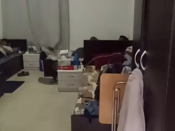 Bed Space & Partition in Al Muraqqabat