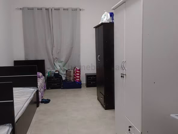 Bed Space & Partition in Al Muraqqabat