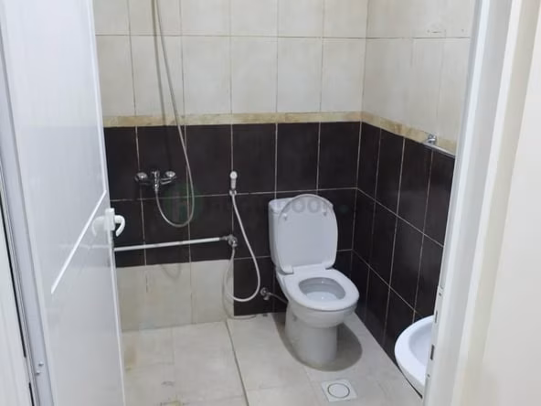 Bed Space & Partition in Hor Al Anz