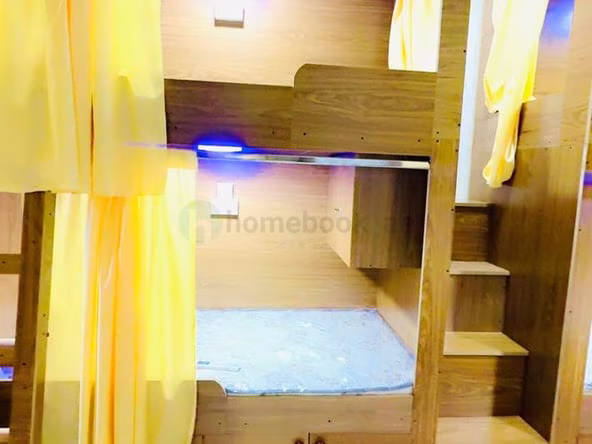 Bed Space & Partition in Al Muteena