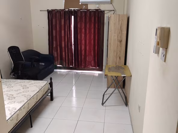 Room for Rent in Al Muraqqabat
