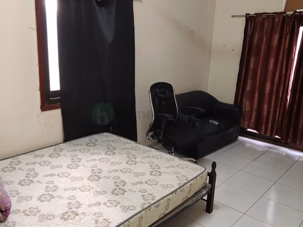 Room for Rent in Al Muraqqabat
