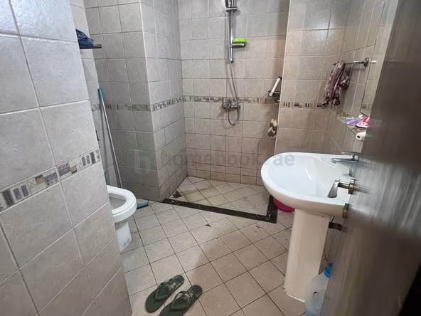 Room for Rent in International City