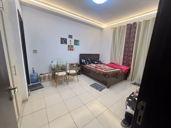 Room for Rent in International City
