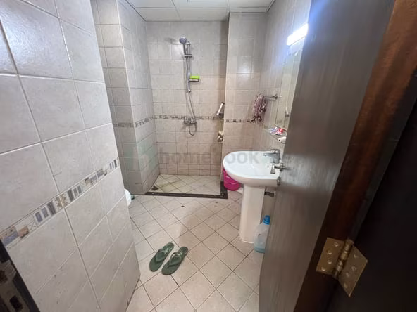 Room for Rent in International City