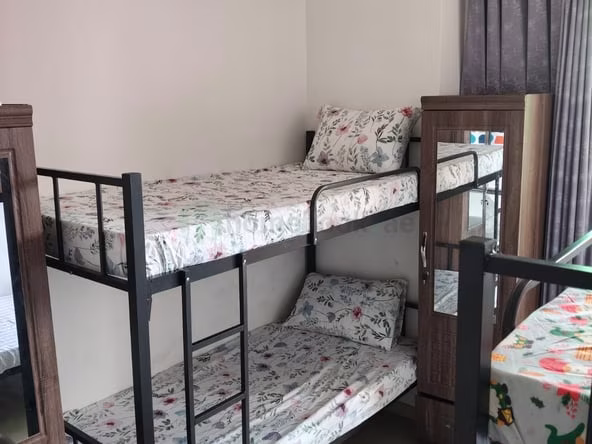 Bed Space & Partition in Dubai Marina