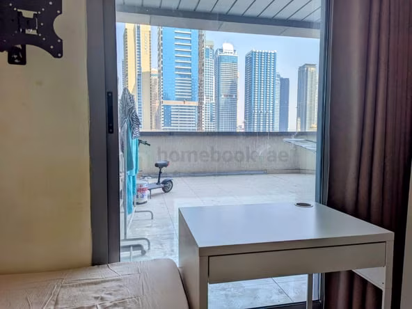 Bed Space & Partition in Dubai Marina