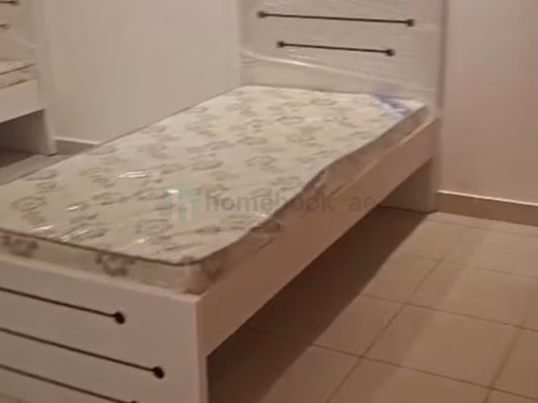 Bed Space & Partition in Al Garhoud