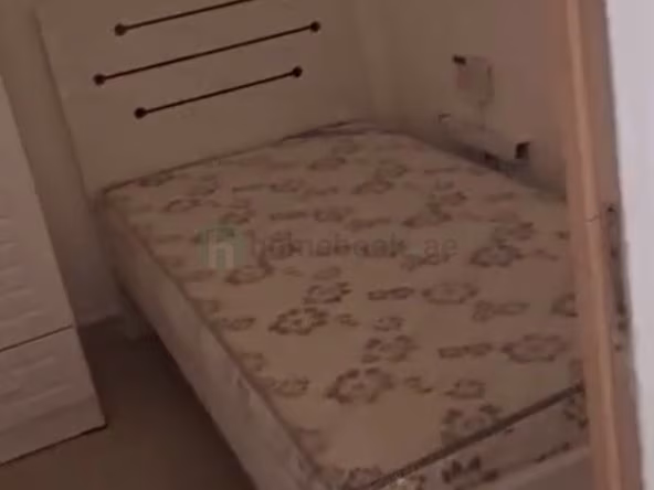 Bed Space & Partition in Al Garhoud