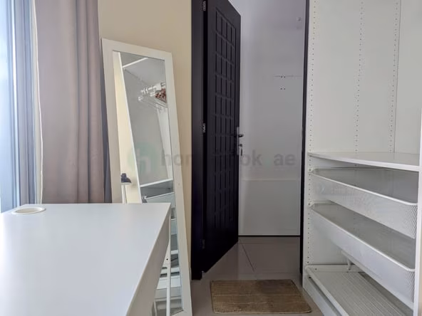 Bed Space & Partition in Dubai Marina