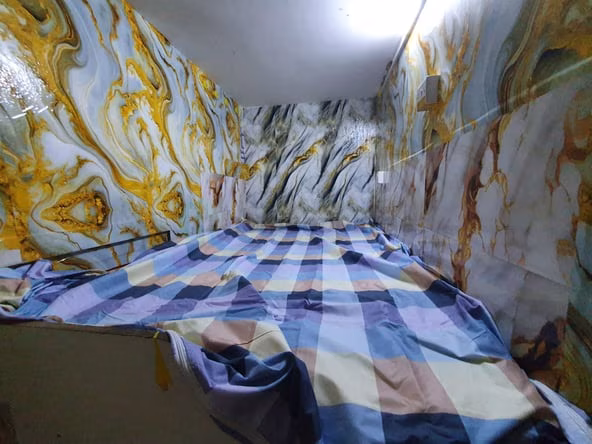 Bed Space & Partition in Al Muteena